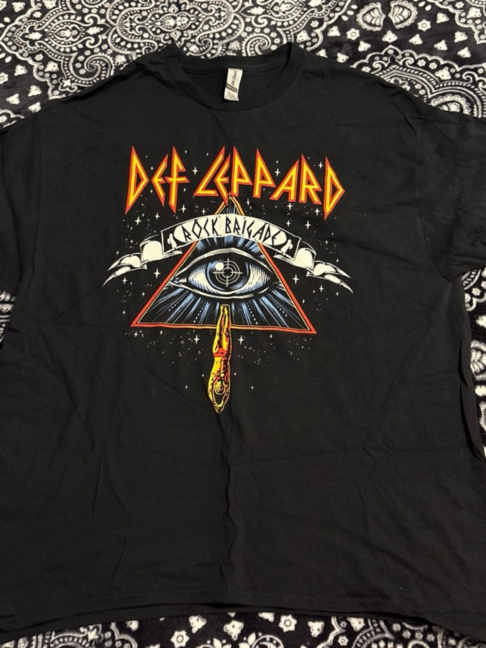 Black DefLeppard Concert T-Shirt